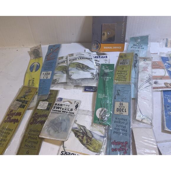 VTG HUGE Branded Fish Tackle Lot Lures Rampala NOS Hooks, Weights Leaders Flies - Picture 15 of 16